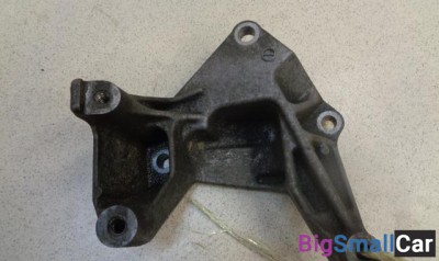 Кронштейн сопут. товар от Toyota CorollaVerso E121, R10 2004-2009