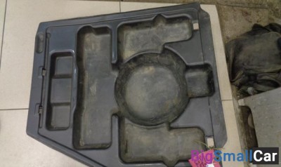 Ящик для инструментов от Mitsubishi Lancer Cedia CS 2000-2003