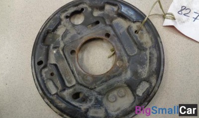 Щит опорный задний правый от Pontiac Vibe 2002-2008 - купить Батайске