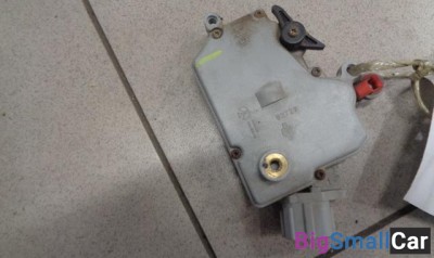 Активатор замка двери задней левой от Nissan Primera P11 1995-2002 - купить Батайске