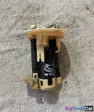 Насос топливный Mitsubishi Lancer 9