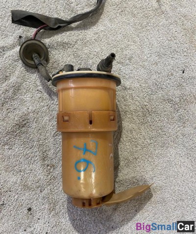 Насос топливный Toyota Platz 2000 - купить Батайске