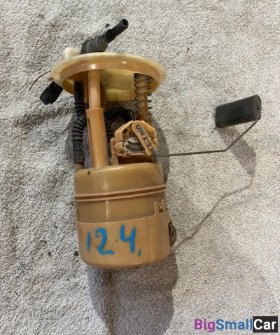 Насос топливный Nissan March12