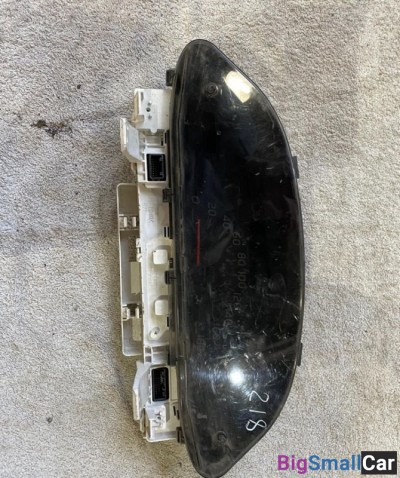 Панель приборов Toyota Vitz - купить Батайске