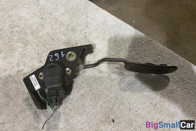 Педаль газа Toyota Camry 30 - купить Батайске