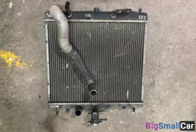 Радиатор охлаждения Nissan March K12 - купить Батайске