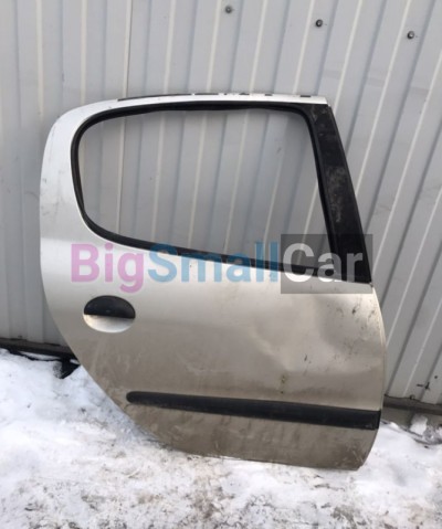 Задняя правая дверь Peugeot 206 1.4 - купить Батайске